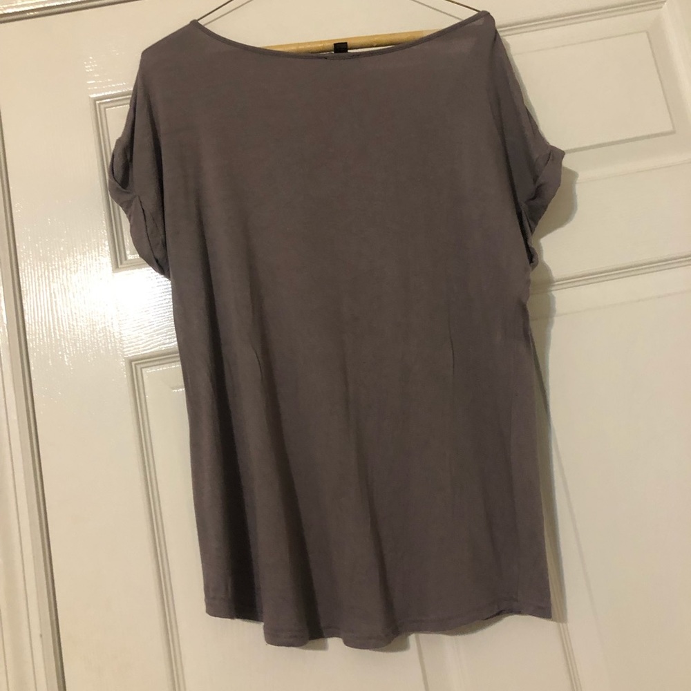 Simple shirt - Picture 2 of 2